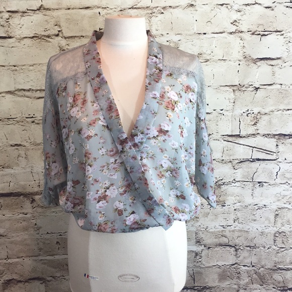 Blue Bird Sheer Floral Chiffon and Lace Top - Picture 2 of 8